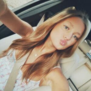 Meet your Posher, Ella